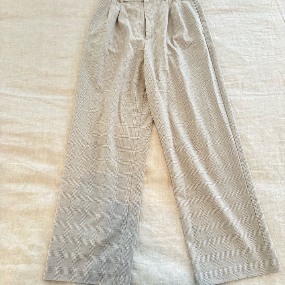 Uniqlo Beige Plaid Wide Legs Pleated Pants